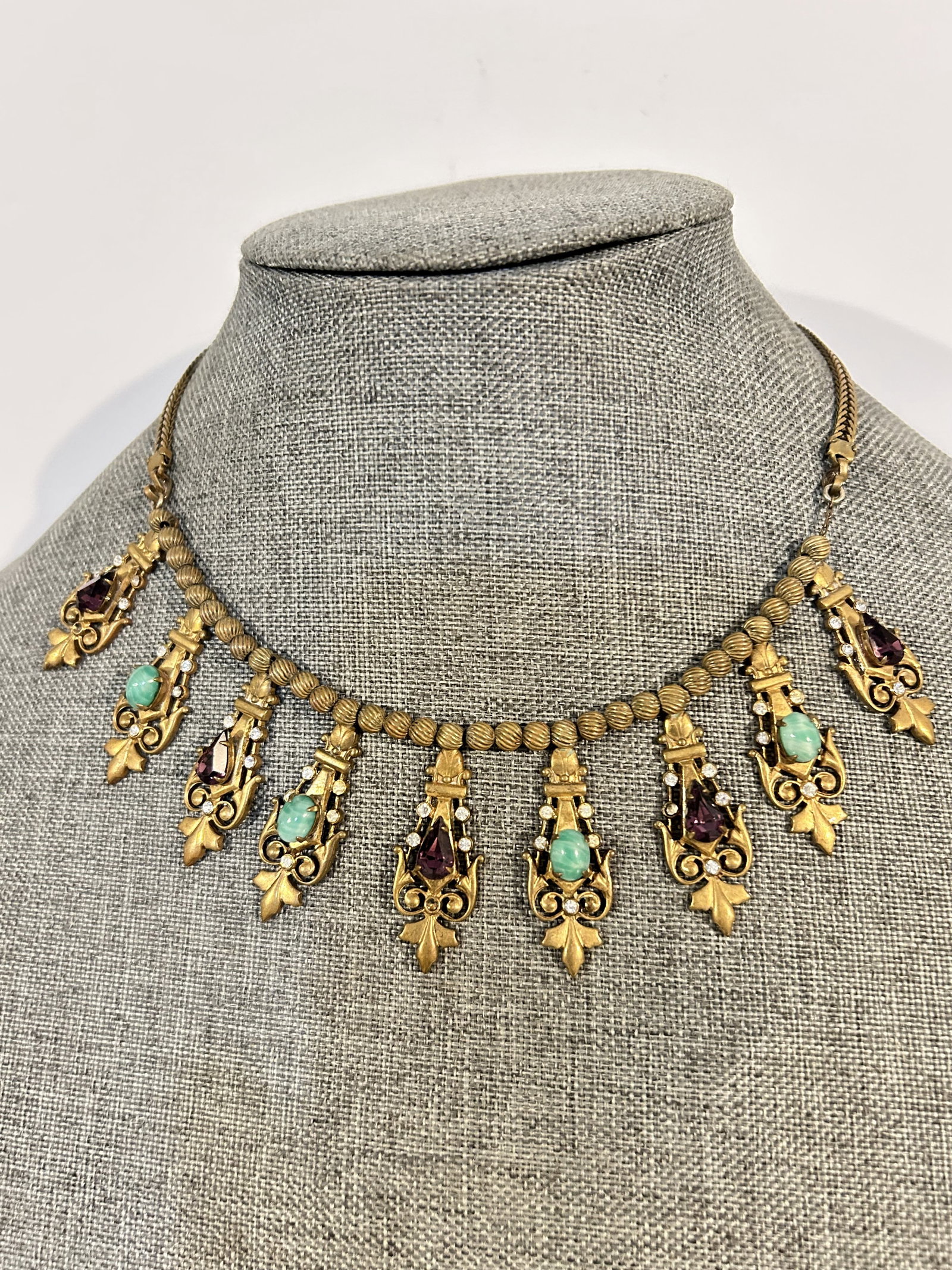 Victorian Statement Necklace, 1800's Vintage gem stone Jewelry: Victorian Statement Necklace, 1800's Vintage gem stone Jewelry Please view all photos as they are part of the description and condition of this Item, Feel free to contact me with questions or picture 