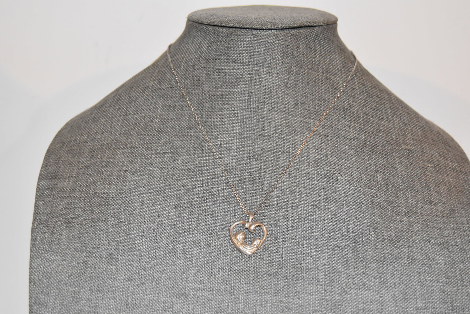 Vintage Sterling Silver Mother and Child Heart Pendant 16" (1 of 4)