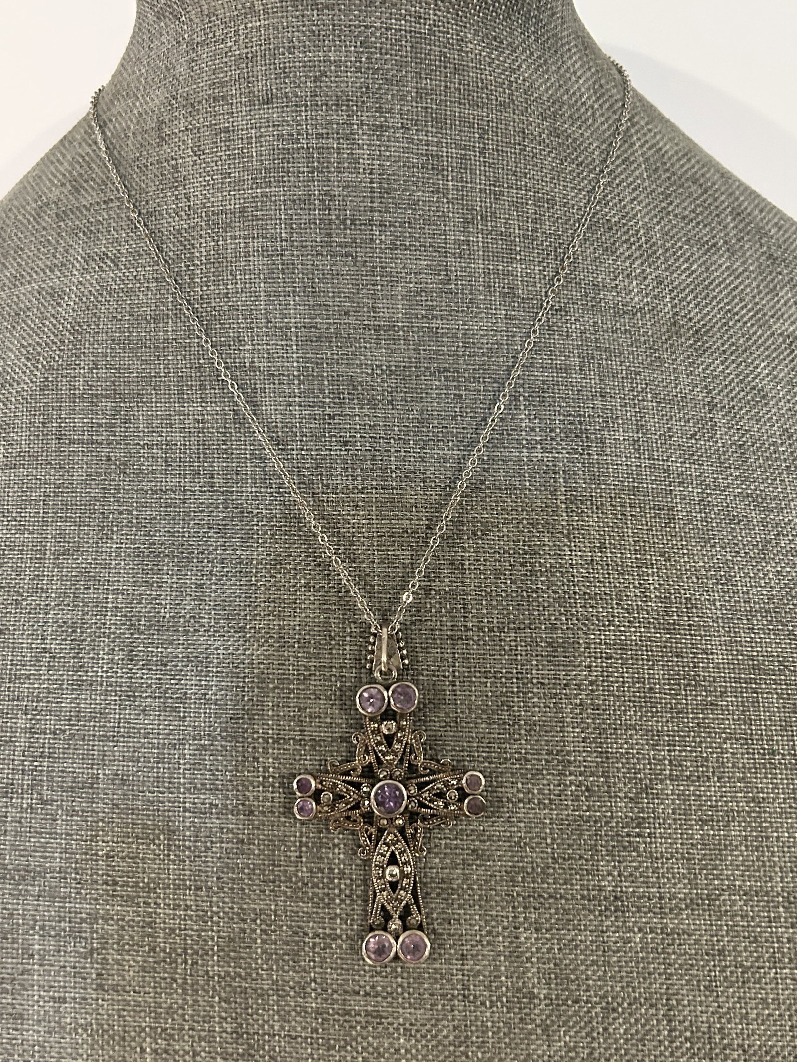 Vintage Sterling Silver amethyst marcasite Neckalace: Vintage Sterling Silver amethyst marcasite Neckalace Please view all photos as they are part of the description and condition of this Item, Feel free to contact me with questions or picture requests! 