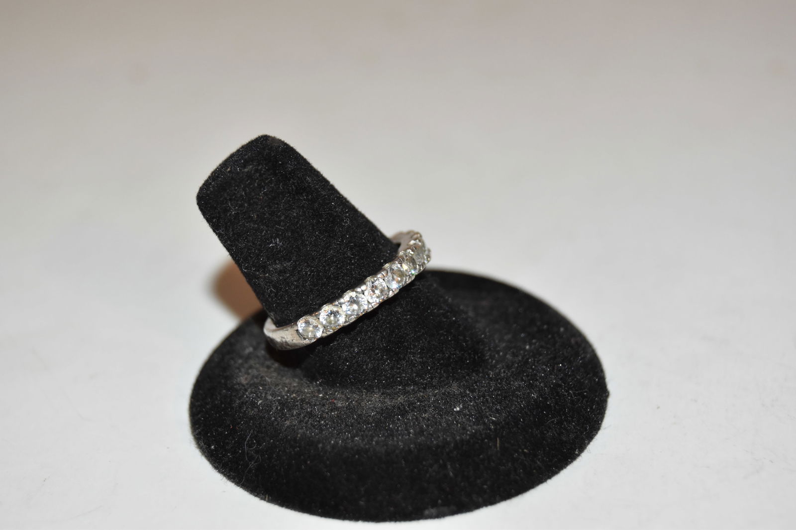 Vintage Sterling Silver CZ Ring sz 8 (1 of 3)