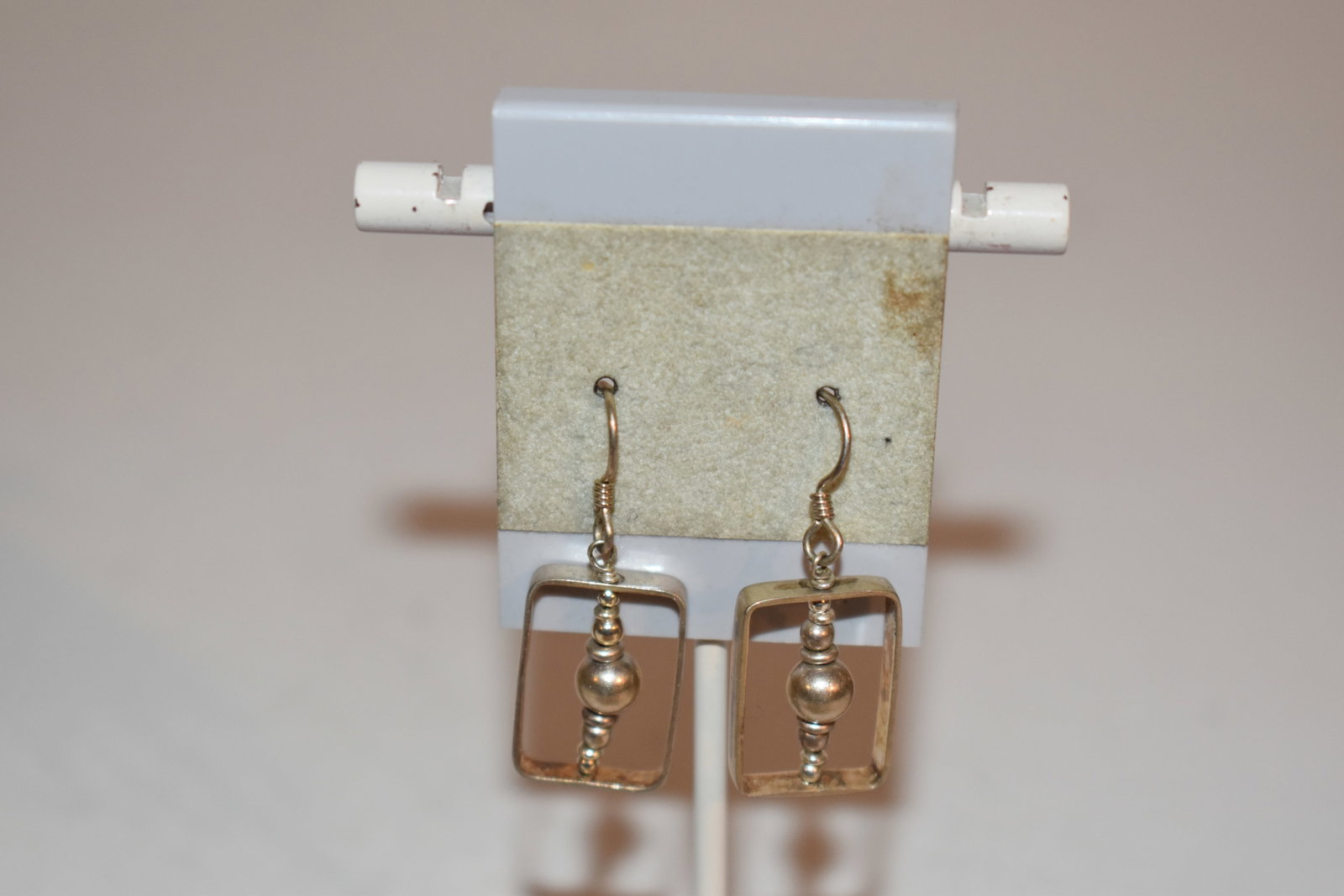 vintage sterling silver Swarovski earrings: vintage sterling silver Swarovski earrings Please view all photos as they are part of the description and condition of this Item, Feel free to contact me with questions or picture requests! Used Item 
