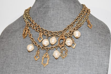 Vintage goldtone pearl Talbots Necklace