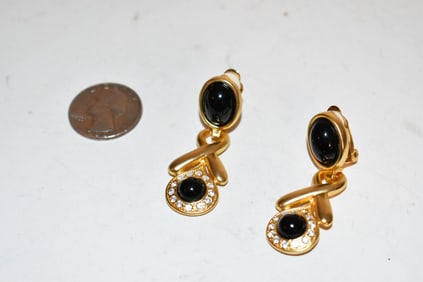 Vintagegoldtone black Earrings