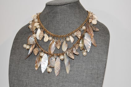 Vintage Beaded mother of pearl Necklace