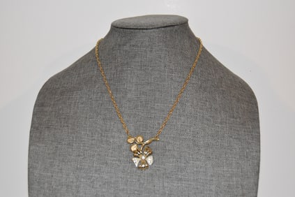 Vintage gold tone rhinestone flower Necklace