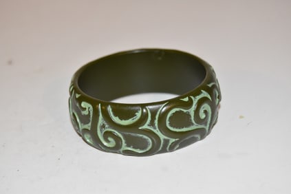 Vintage green bangle Bracelet 7"