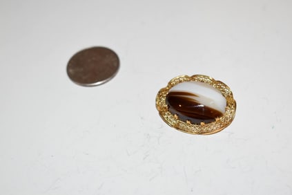 Vintage goldtone Brooch
