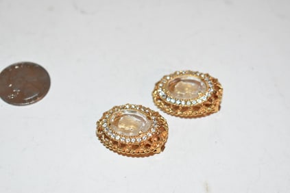 Vintage park lane goldtone cameo Earrings