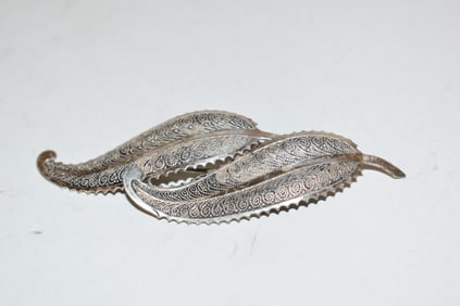 Vintage Sterling Silver filigree leave Brooch