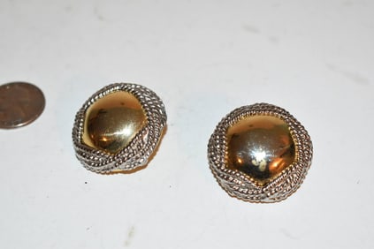 Vintage goldtone silver tone Earrings