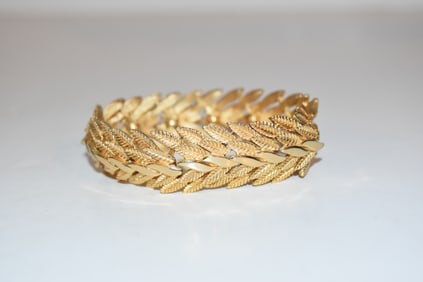 vintage Trifari goldtone Bracelet 7"