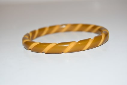 Vintage 1/4" Bakelite Rope Carved Bracelet Butterscotch 8"
