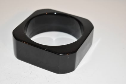 Vintage Solid Black Elegant Lucite Plastic Bangle Bracelet 8"