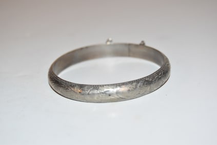 vintage Sterling Silver Engraved hinged Bracelet 7"