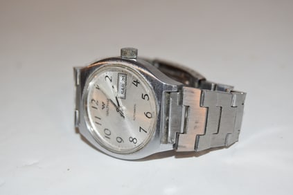 Vintage Waltham Self Winding Swiss Made St.Steel Automatic Wristwatch runs great!!!