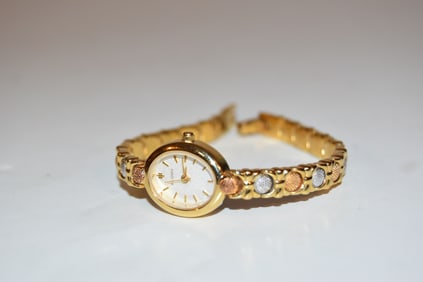 Vintage Elgin Women's Gold Tone Quartz Watch ELA135B VC12