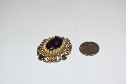vintage Old CORO goldtone Brooch