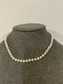 Vintage 18K gold Pearl Neckalacesz 15"