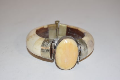 Vintage Antique Bovine Bone/Brass Hinged Bangle Bracelet Pin Closure