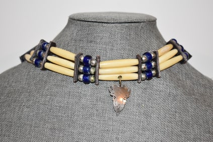 Vtg circa 1960 Native American Indian Choker Lapis Blue beaded Necklace pendant 30"