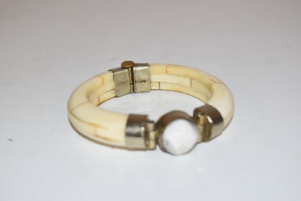Vintage Antique Bovine Bone/Brass Hinged Bangle Bracelet Pin Closure