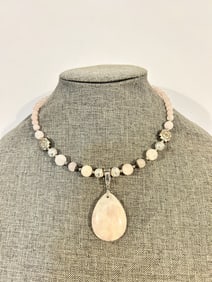 Vintage pink gem stone Beaded pendant Necklace