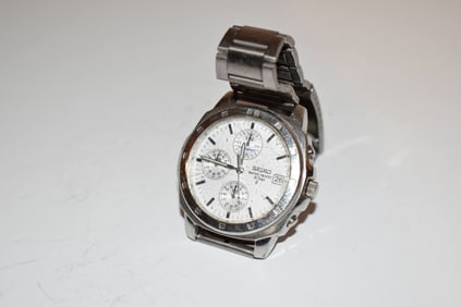 Vintage Seiko 7T32-6M49 Alarm Chronograph Watch works great