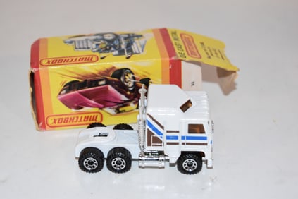 Vintage Matchbox 45 1981 Kenworth Semi with Aerodyne Stripes New in Box