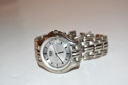Esquire ESQ Swiss Stainless Steel Quartz Date Watch Works great!!!