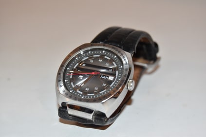 vintage fossil 100 meters blue watch works great!!!