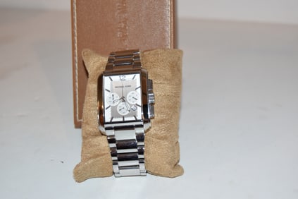 vintage michael kors watch mk-5111 New needs battery