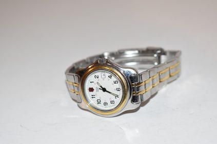 Vintage Swiss Army 90’s Ladies Stainless Steel 2 Tone Date Dial Watch works