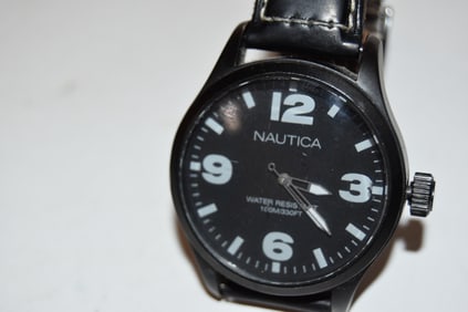 Vintage 90’s Nautical Men’s Date Dial black Leather Watch works