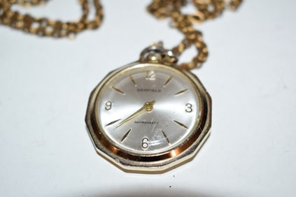 Vintage Garfield Ladies Necklace, Pendant Watch works