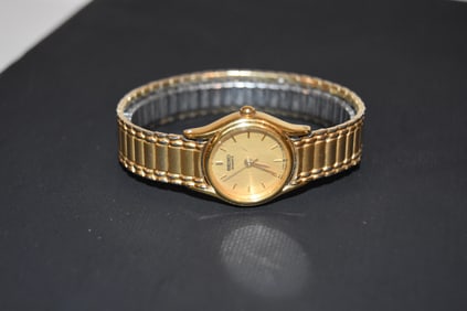 Seiko Ladies Dress Watch 2Y01- 0F78 Vintage Quartz Gold Tone Bracelet works