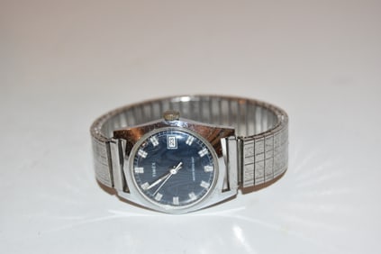 Vintage Timex Water Resistant mechanical Stainless Steel Watch works great