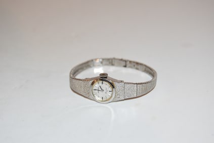 vintage seiko ladies mechanical watch not working