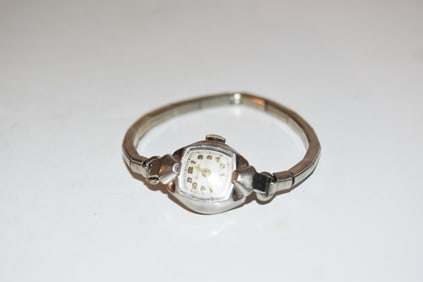 Vintage Bulova 17 Jewels gold filled Watch not working