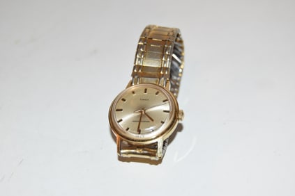 Vintage 1970 Timex Water Resistant Men Watch Leather Strap Keep Time