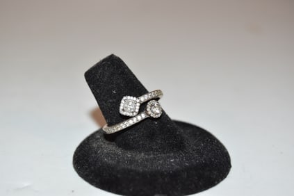 Vintage Sterling Silver CZ Ring sz 8