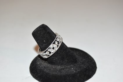 Vintage Sterling Silver CZ Ring sz 7 missing one stone