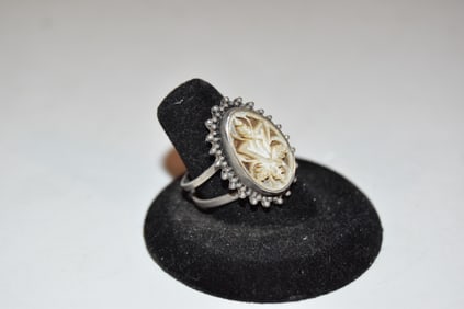 Vintage Sterling Silver mother of pearl Ring sz 8 to 9