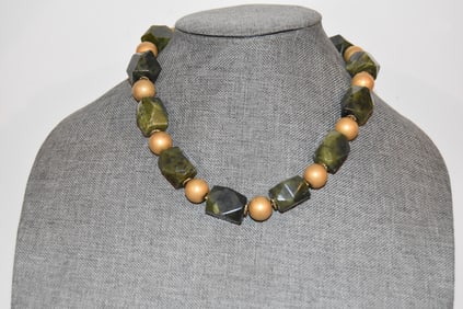 Vintage beaded nephrite Necklace 15"