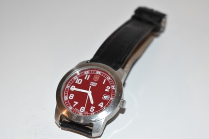 Victorinox Swiss Army Field Watch Red Face w/black band needs battery
