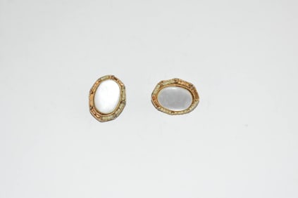 Vintage Goldtone Mother of Pearl Clipon Earrings