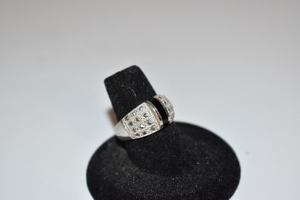 Vintage Sterling Silver marcasite onyx Ring sz 7
