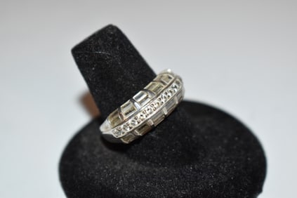 Vintage Sterling Silver CZ Ring size 8