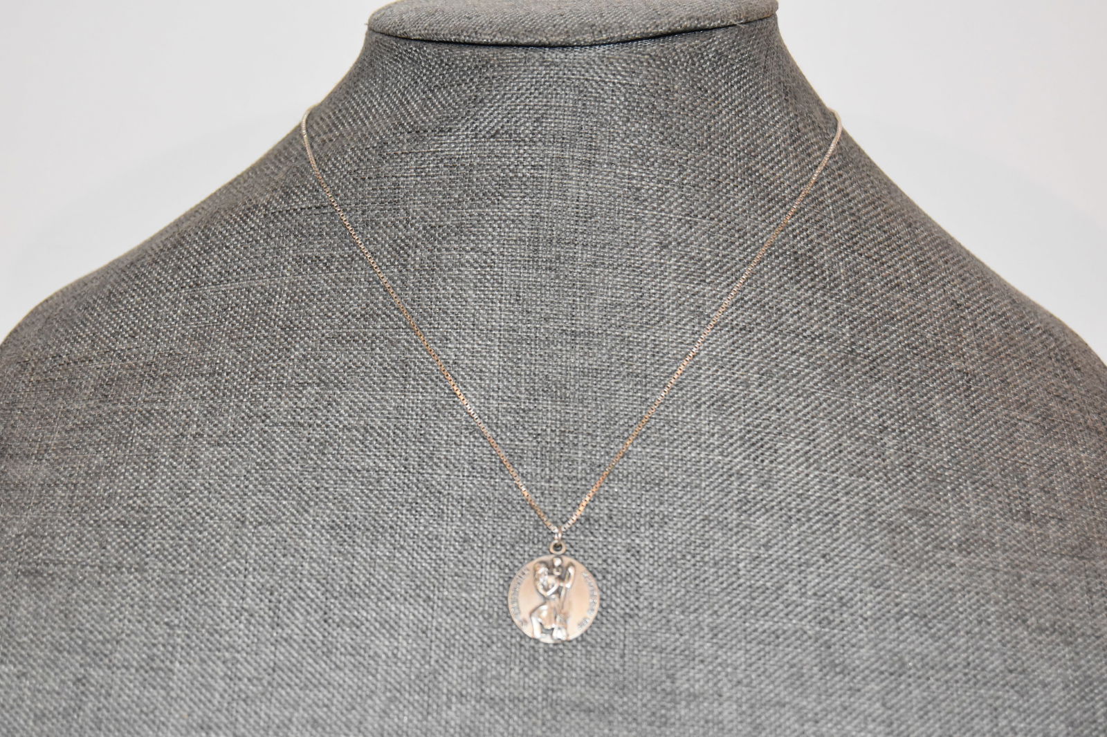 Vintage Sterling Silver St Christopher pendant Necklace 17" (1 of 4)