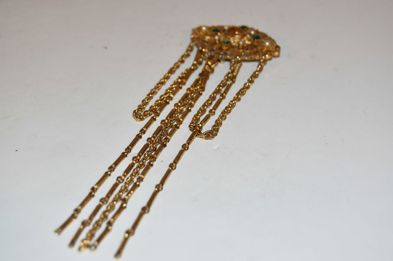 Vintage goldtone dangle old Brooch (1 of 4)