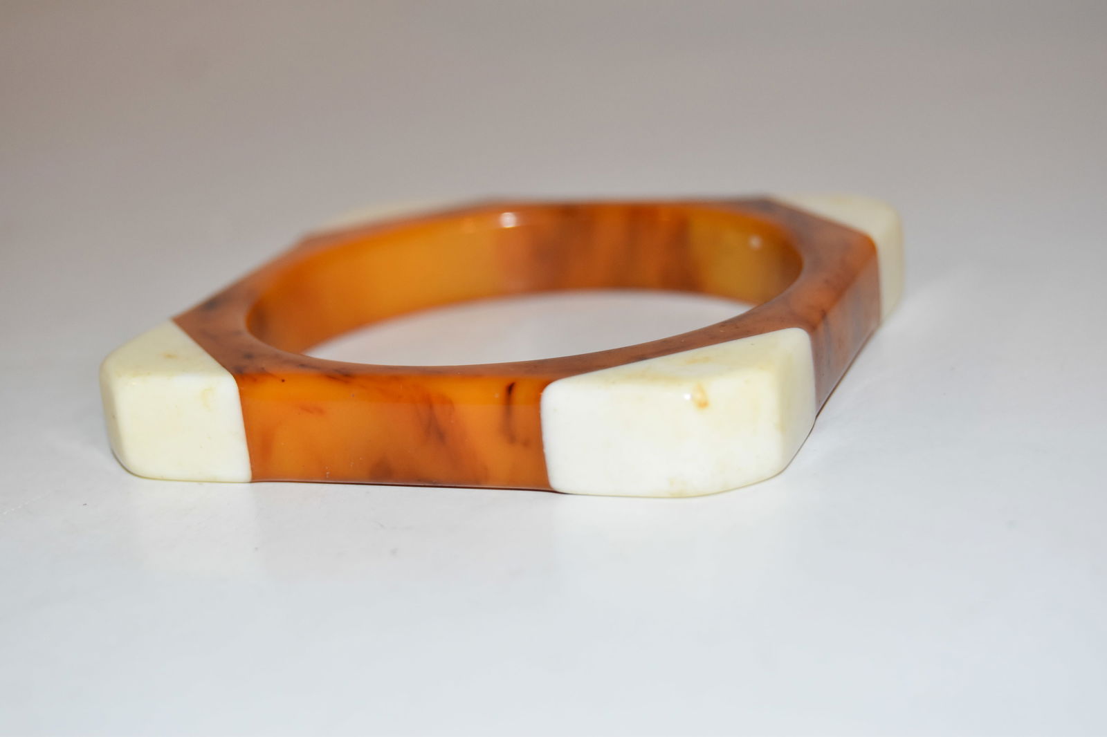 Vintage Butterscotch Bakelite Bangle Bracelet Marbled Brown Yellow Squared 8" (1 of 3)